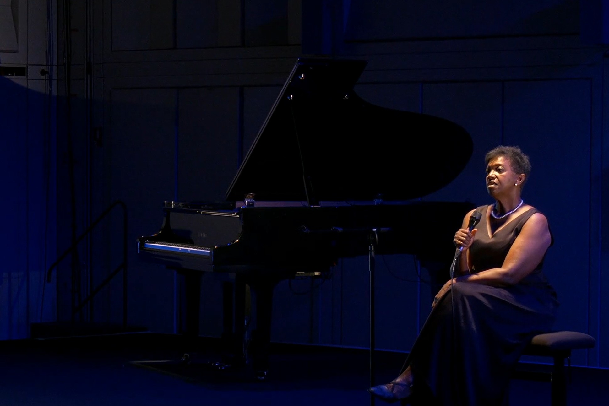 Claron McFadden on stage in Nina by Fanny & Alexander, still from the video